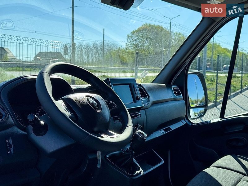 Вантажний фургон Renault Master 2021 в Рівному
