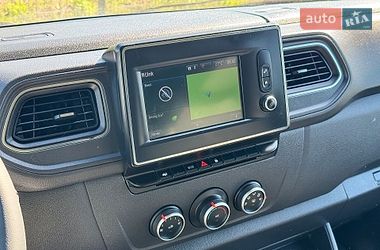 Вантажний фургон Renault Master 2021 в Рівному