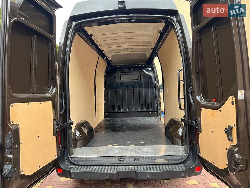 Вантажний фургон Renault Master 2019 в Тернополі
