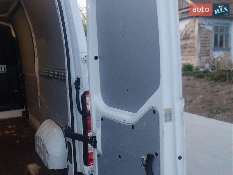 Грузовой фургон Renault Master 2018 в Дубно