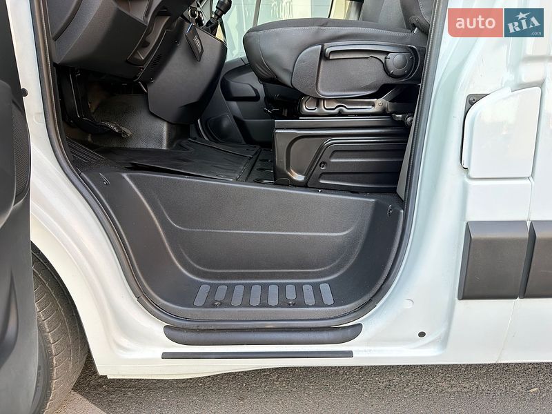 Грузовой фургон Renault Master 2021 в Киеве
