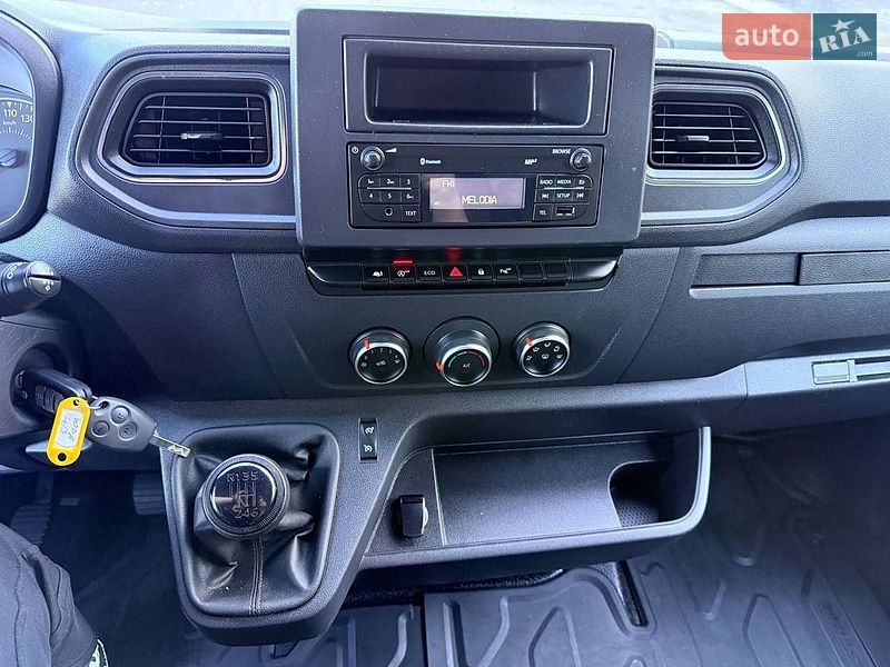Грузовой фургон Renault Master 2022 в Киеве