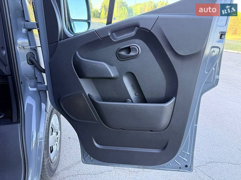Грузовой фургон Renault Master 2022 в Киеве
