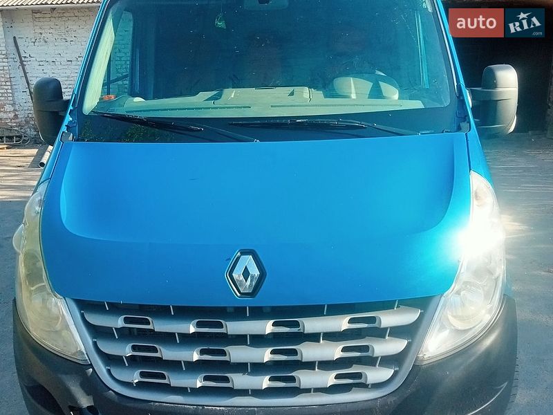 Мінівен Renault Master 2012 в Березні