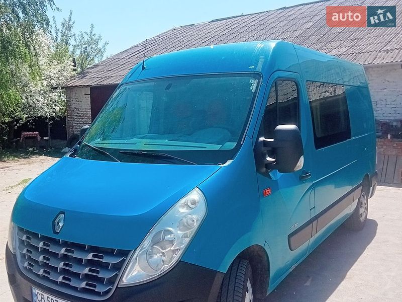 Мінівен Renault Master 2012 в Березні