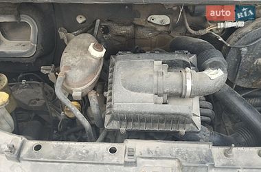 Вантажний фургон Renault Master 2006 в Луцьку