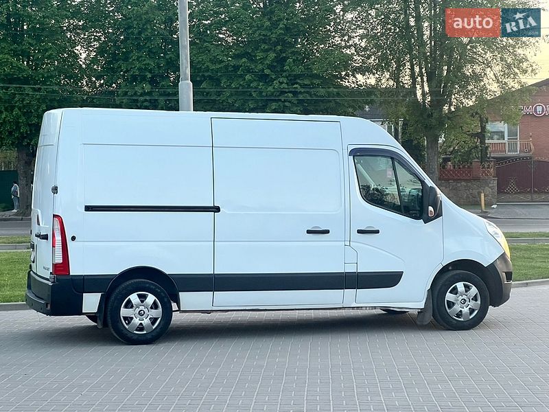 Вантажний фургон Renault Master 2015 в Житомирі