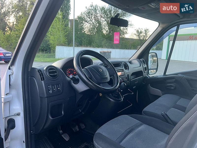 Вантажний фургон Renault Master 2015 в Житомирі