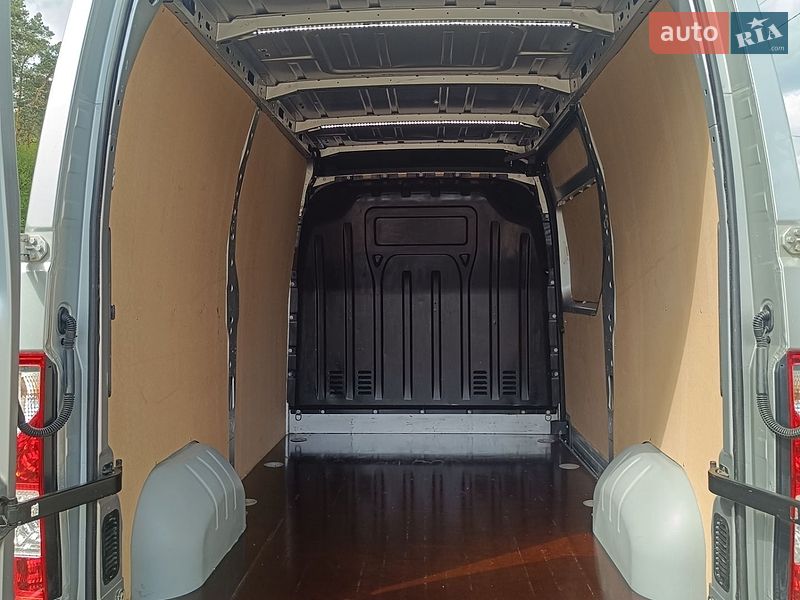 Вантажний фургон Renault Master 2017 в Дубні