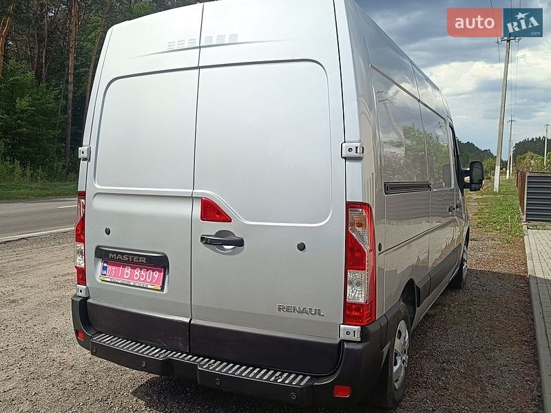 Вантажний фургон Renault Master 2017 в Дубні