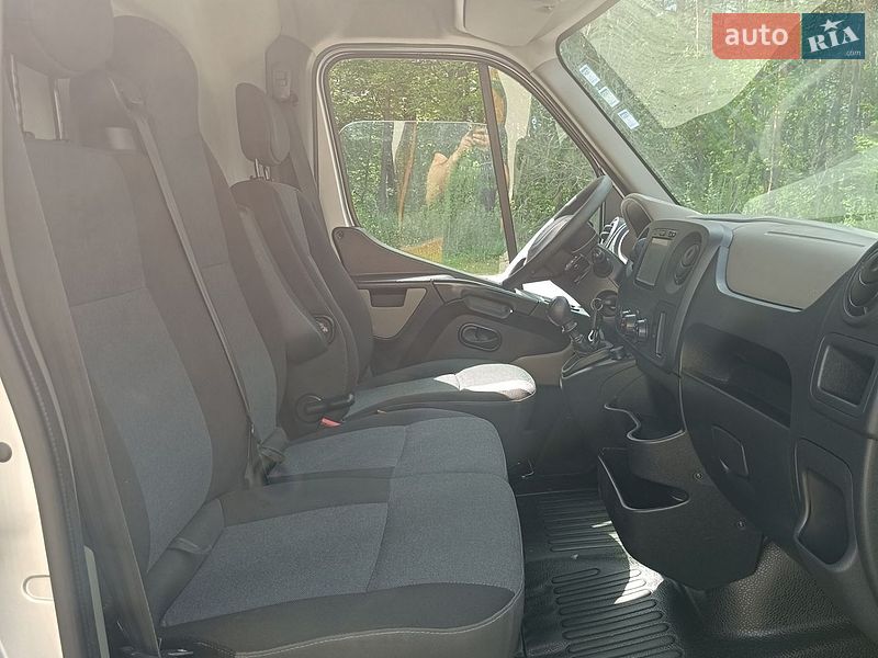 Вантажний фургон Renault Master 2017 в Дубні