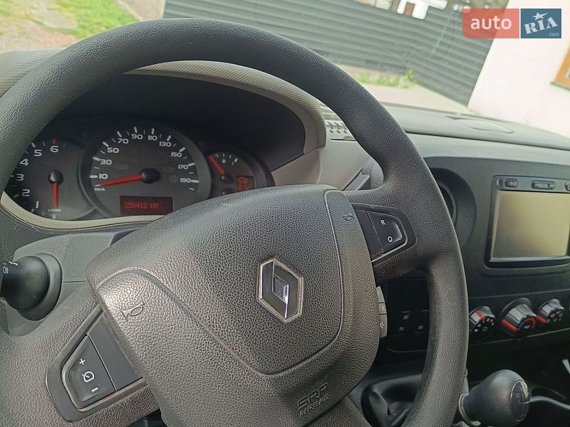 Вантажний фургон Renault Master 2017 в Дубні
