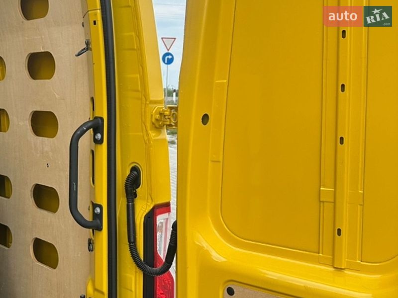 Грузовой фургон Renault Master 2020 в Львове