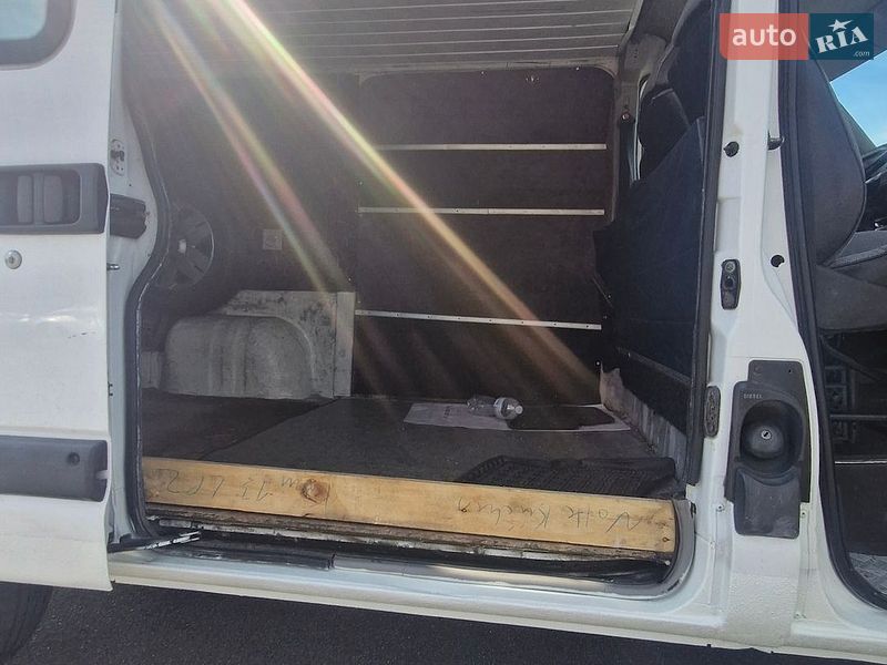 Грузопассажирский фургон Renault Master 2003 в Киеве