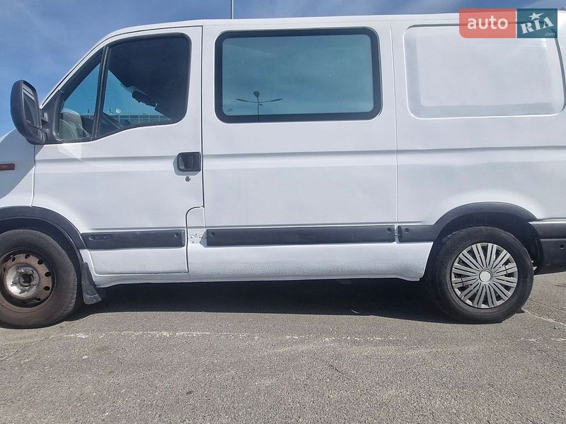 Грузопассажирский фургон Renault Master 2003 в Киеве
