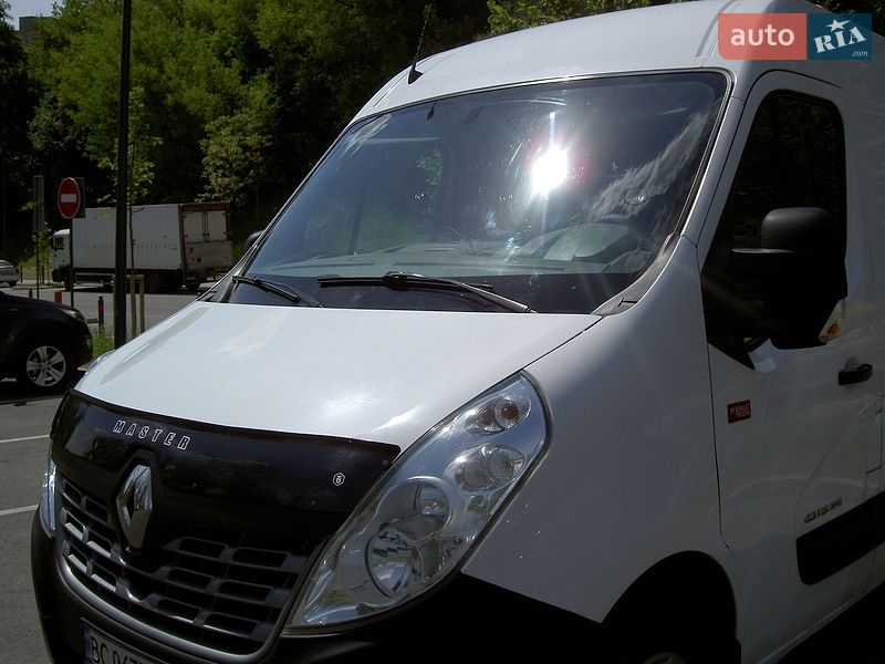 Вантажний фургон Renault Master 2017 в Львові