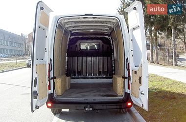 Вантажний фургон Renault Master 2017 в Львові