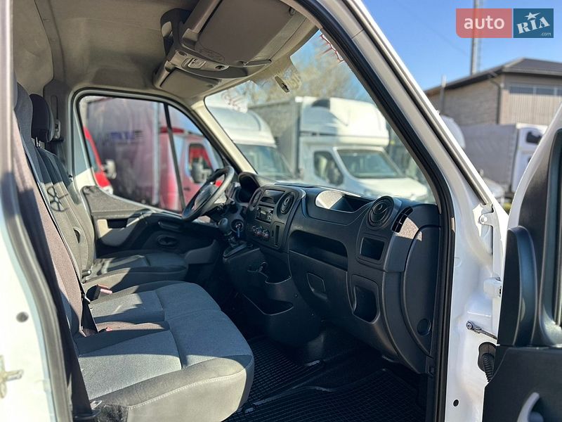 Грузовой фургон Renault Master 2018 в Хусте