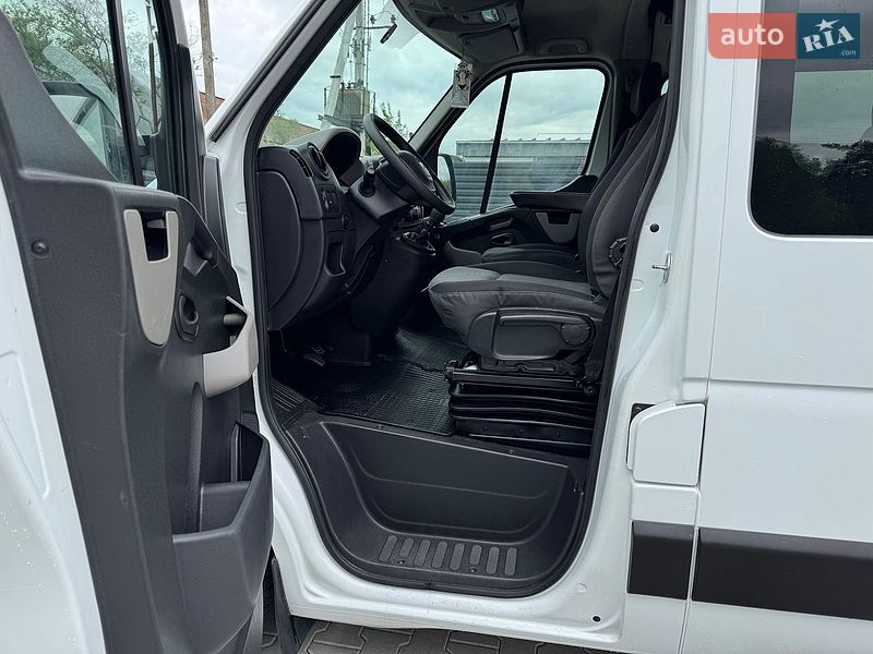 Вантажопасажирський фургон Renault Master 2017 в Ковелі
