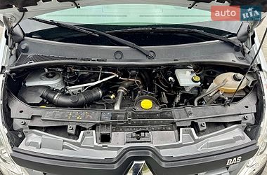 Вантажопасажирський фургон Renault Master 2017 в Ковелі