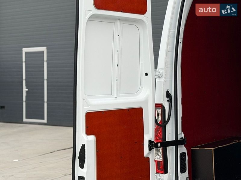 Грузовой фургон Renault Master 2022 в Дубно