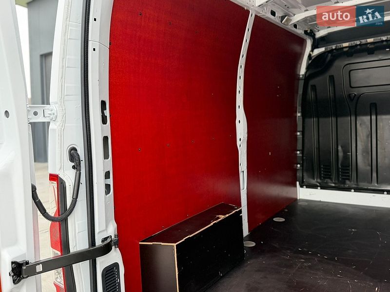 Грузовой фургон Renault Master 2022 в Дубно