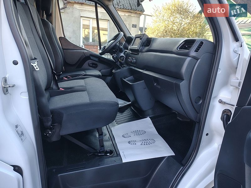 Вантажний фургон Renault Master 2022 в Дубні