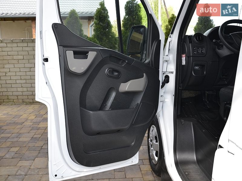 Вантажний фургон Renault Master 2018 в Полтаві