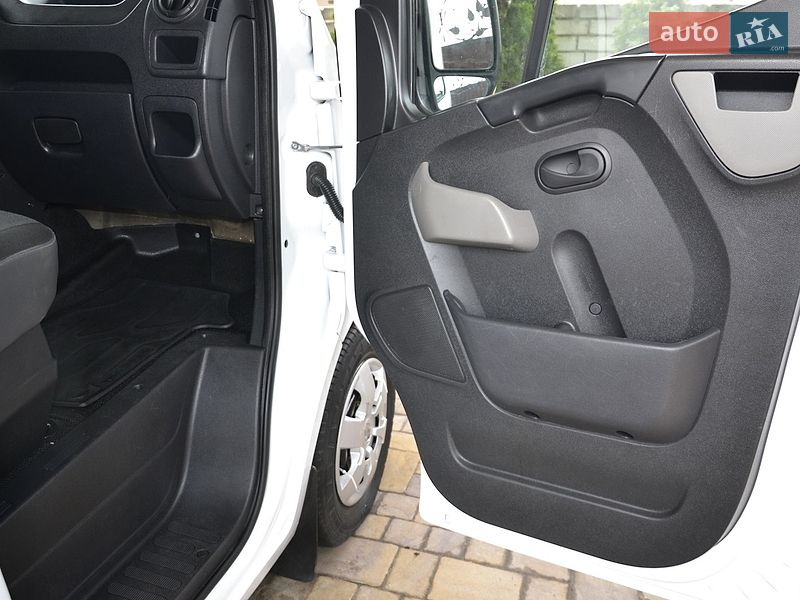 Вантажний фургон Renault Master 2018 в Полтаві