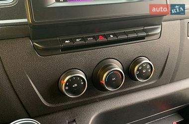 Вантажний фургон Renault Master 2020 в Львові