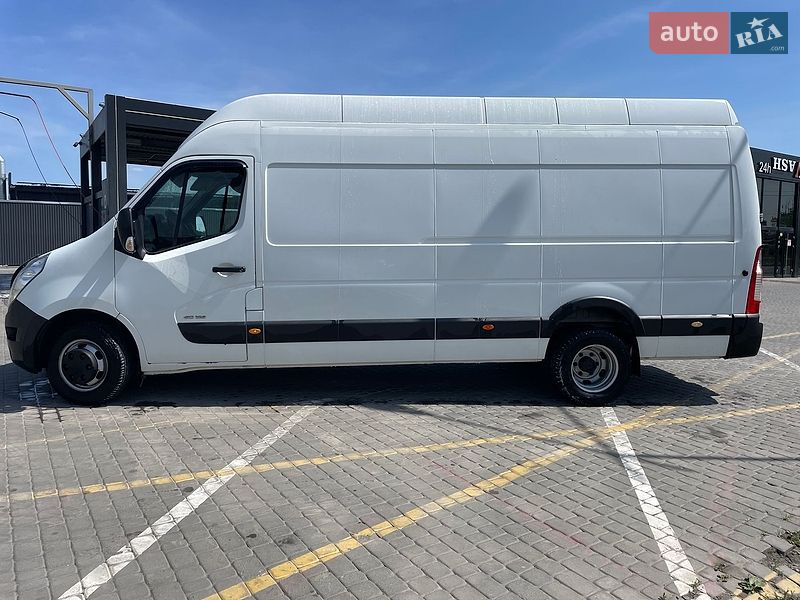 Вантажний фургон Renault Master 2013 в Львові