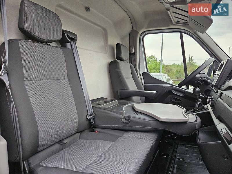 Вантажний фургон Renault Master 2022 в Львові