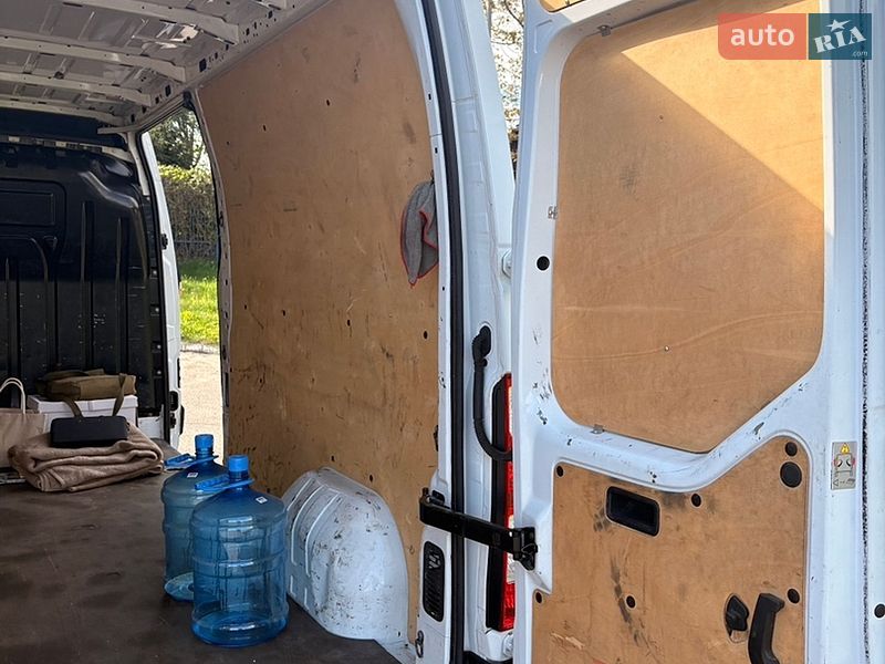 Грузовой фургон Renault Master 2018 в Львове
