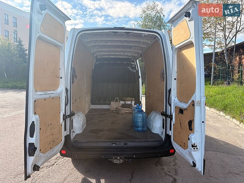 Грузовой фургон Renault Master 2018 в Львове