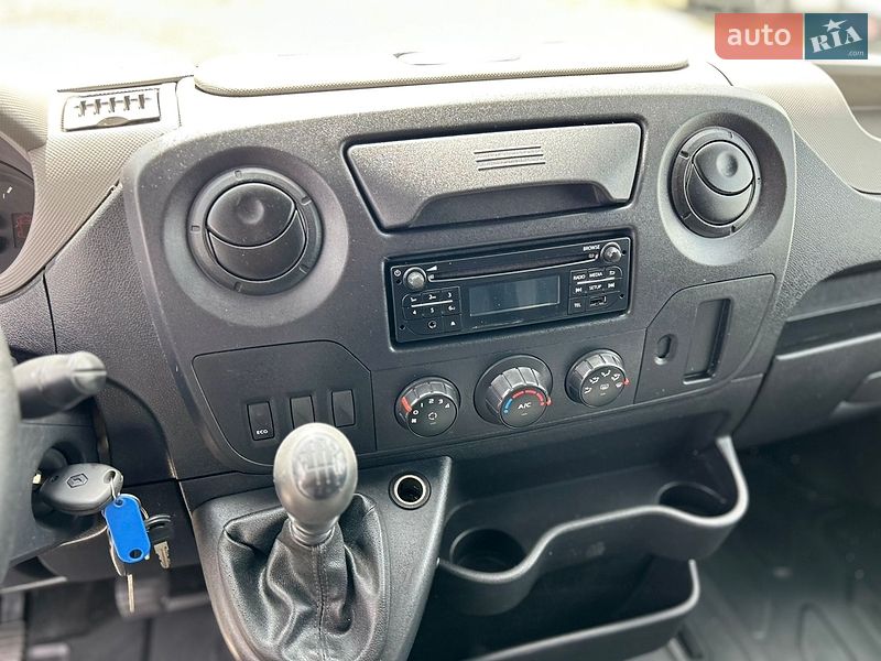 Грузовой фургон Renault Master 2018 в Хусте
