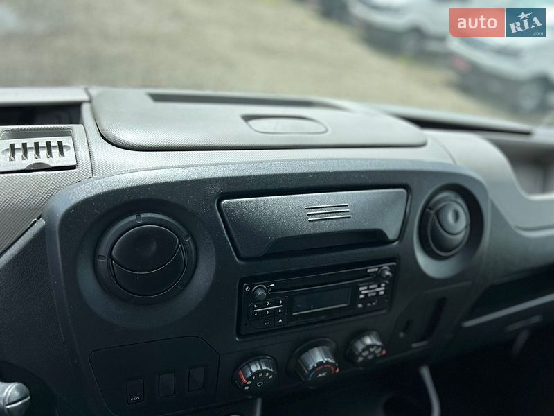 Грузовой фургон Renault Master 2018 в Хусте