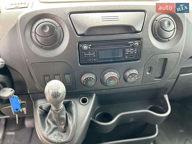 Грузовой фургон Renault Master 2018 в Хусте