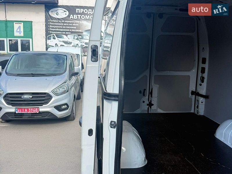Грузовой фургон Renault Master 2021 в Луцке