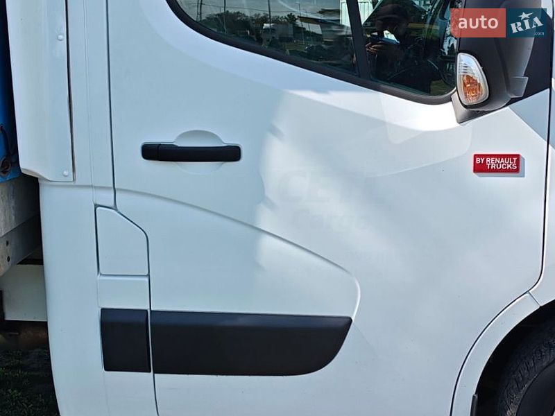 Грузовой фургон Renault Master 2017 в Гребенках