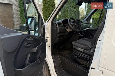 Вантажний фургон Renault Master 2022 в Радивиліві
