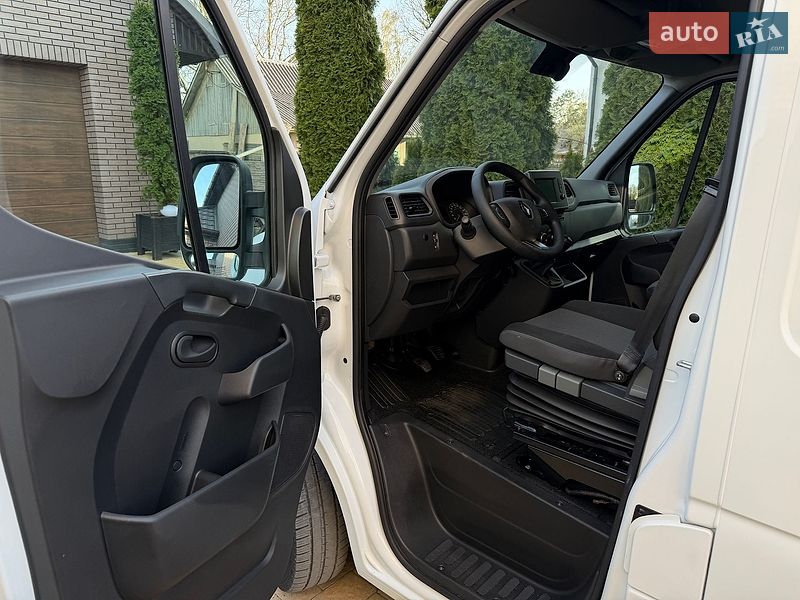 Вантажний фургон Renault Master 2022 в Радивиліві