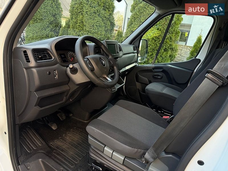 Вантажний фургон Renault Master 2022 в Радивиліві