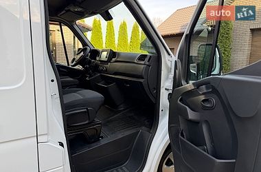 Вантажний фургон Renault Master 2022 в Радивиліві