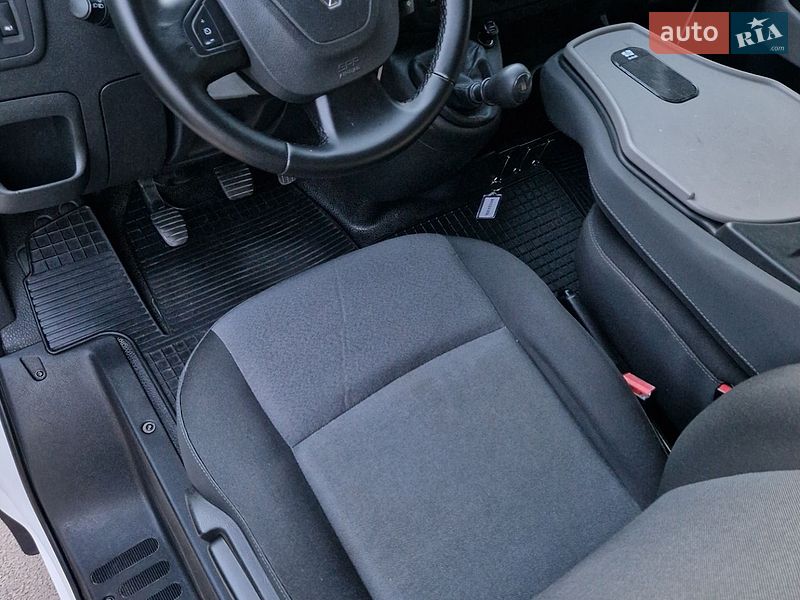 Вантажний фургон Renault Master 2018 в Києві