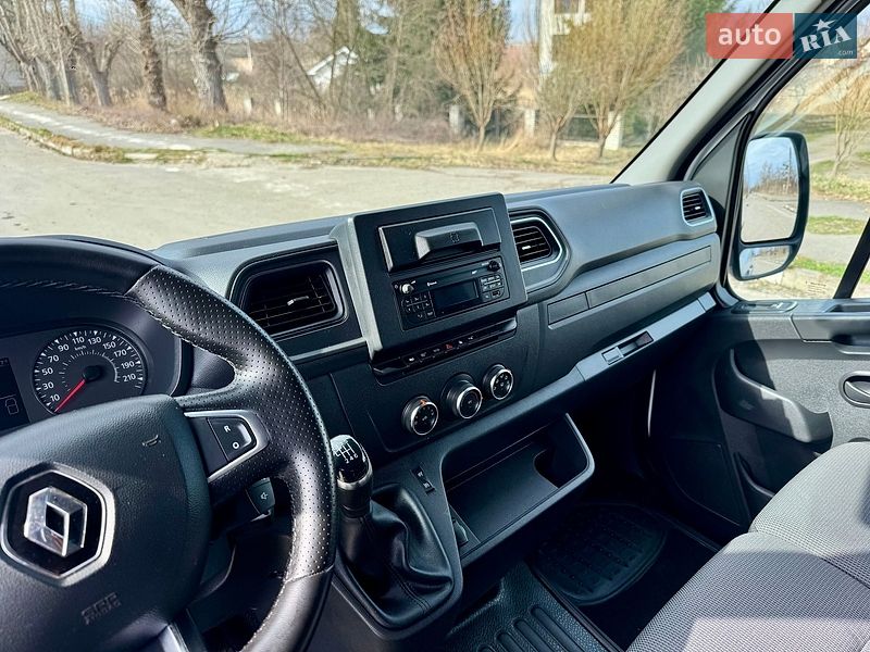 Грузопассажирский фургон Renault Master 2019 в Калуше