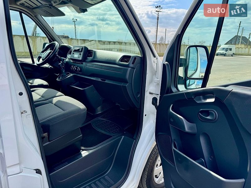Грузопассажирский фургон Renault Master 2019 в Калуше