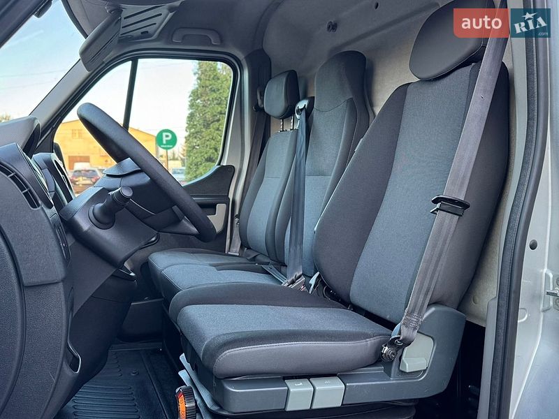 Грузовой фургон Renault Master 2018 в Дубно