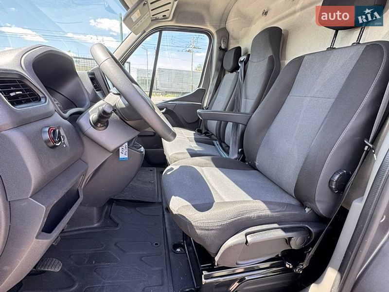 Грузовой фургон Renault Master 2022 в Киеве