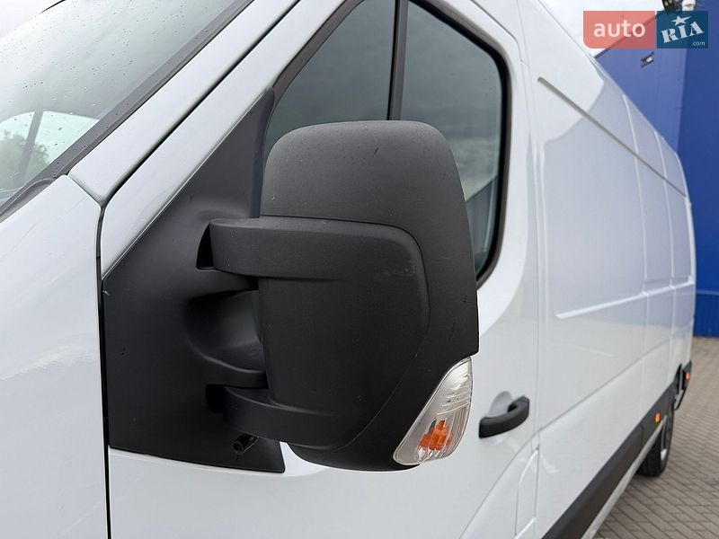 Грузовой фургон Renault Master 2023 в Дубно