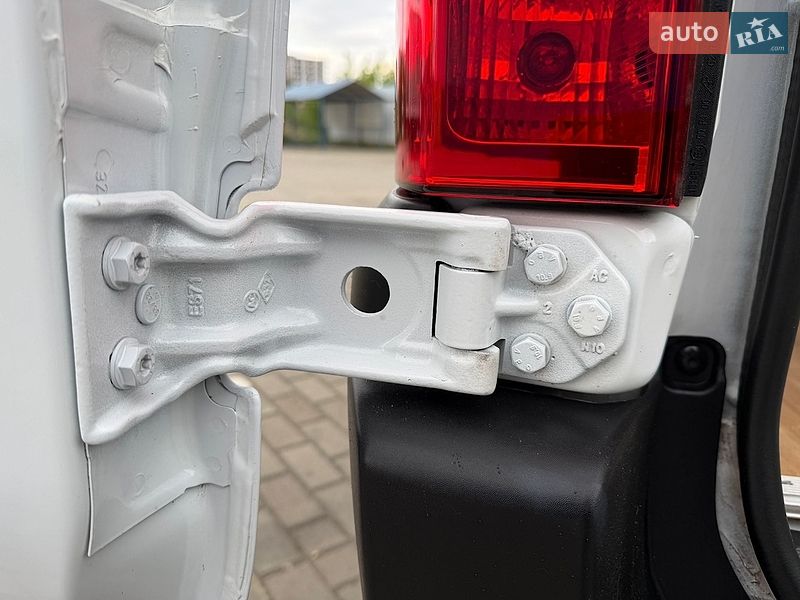 Грузовой фургон Renault Master 2023 в Дубно